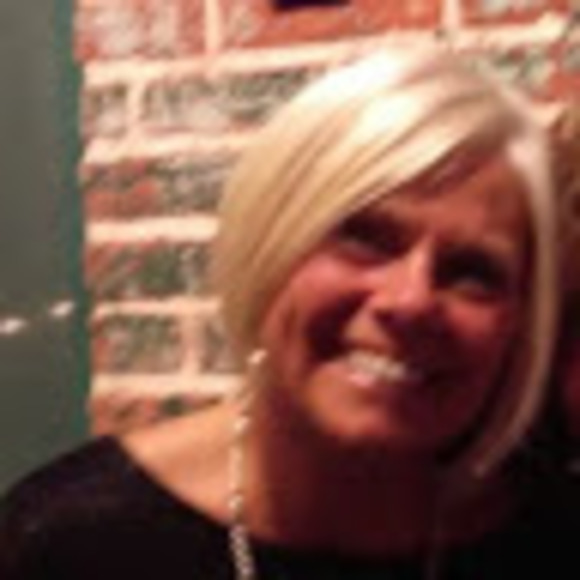 Meet your Posher, Julia - Picture 1 of 1